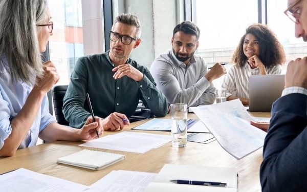 7 Leadership Principles That Use Technology to Build High-Performing Modern Businesses