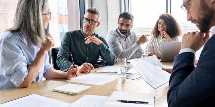 7 Leadership Principles That Use Technology to Build High-Performing Modern Businesses